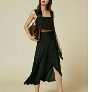 **Sold**Reformation newman skirt